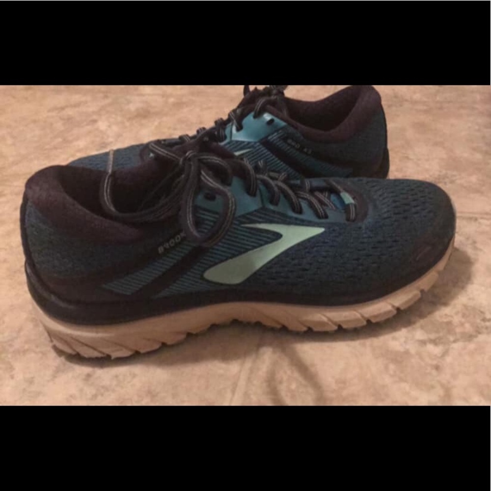 Brooks sneakers